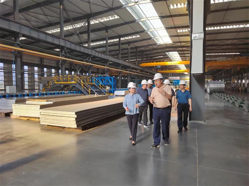 鞏義市人大常委會黨組書記、主任王愛輝一行到義瑞新材考察調研